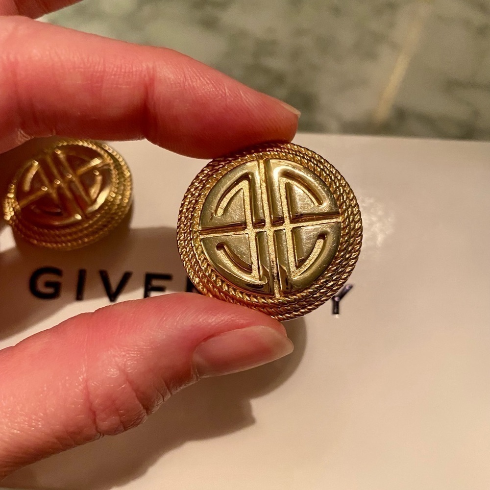 Givenchy Vintage 90s Logo Gold Disc Clip Earrings - Picture 3 of 7